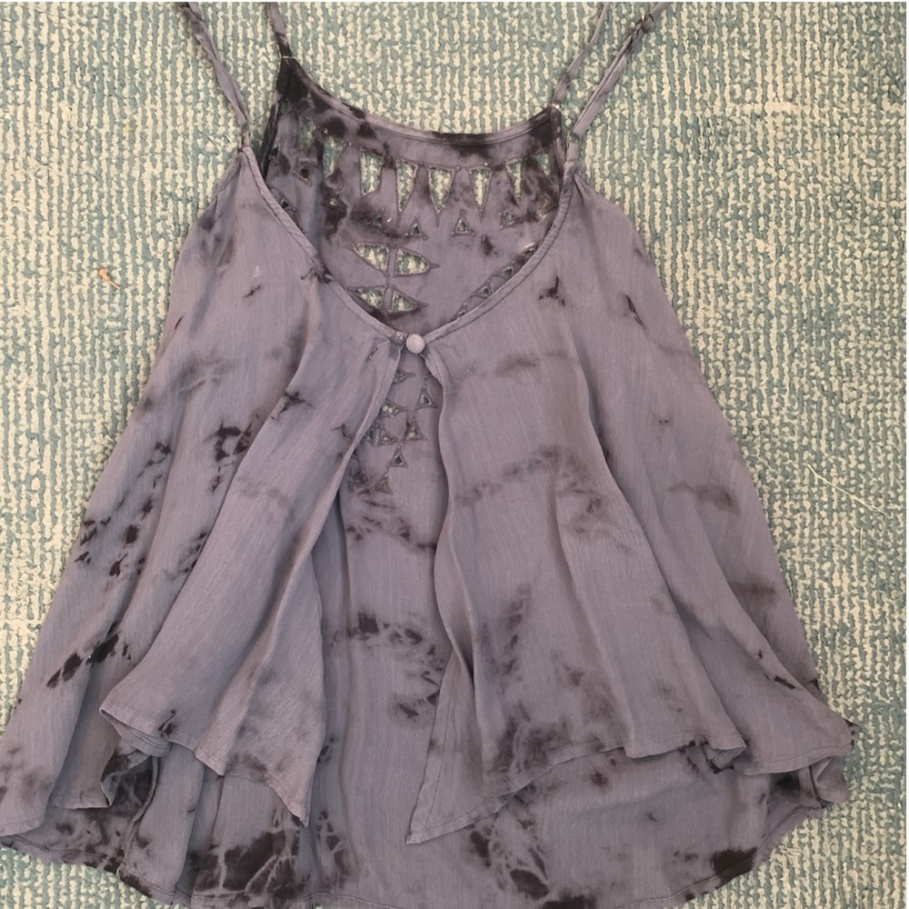 Super cute tie die tank top